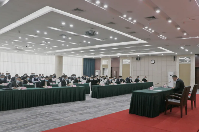 鞍勤集團(tuán)、溫泉集團(tuán)舉辦貫徹落實(shí)市第十三次黨代會精神宣講報告會