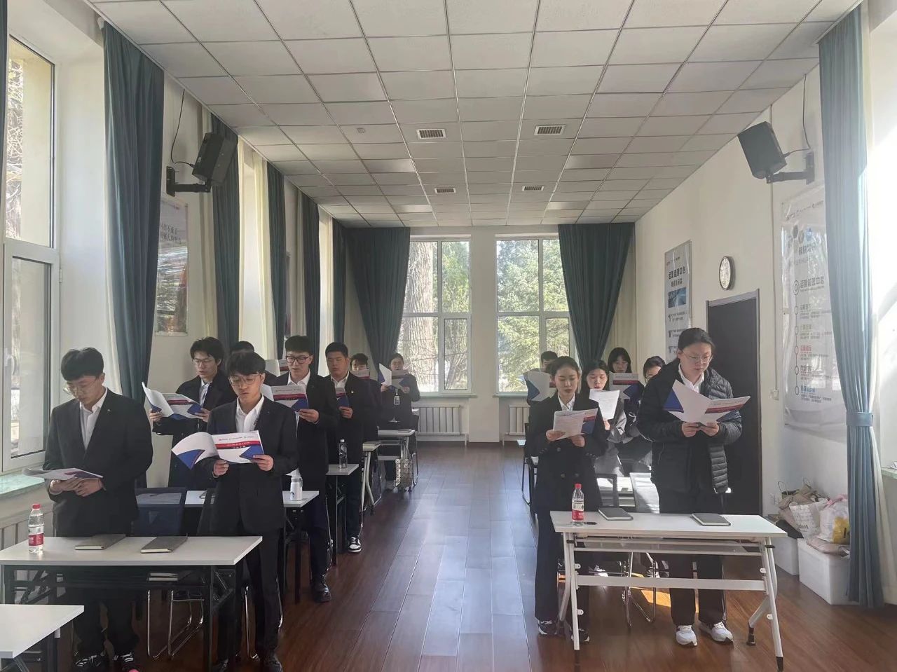 學(xué)習(xí)新知識(shí)，感悟新內(nèi)涵——鞍勤集團(tuán)、溫泉集團(tuán)、公服集團(tuán)新生培訓(xùn)迎來(lái)階段性成果